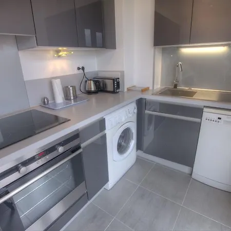 Apartment Beau 2 Pieces 3 Etoiles Vue Garage Prive 150m Plages Wifi