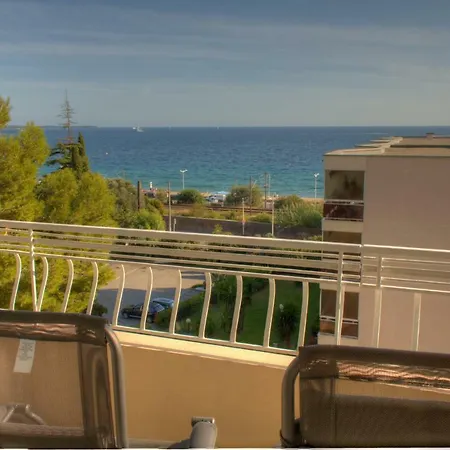 Apartment Beau 2 Pieces 3 Etoiles Vue Garage Prive 150m Plages Wifi Cannes