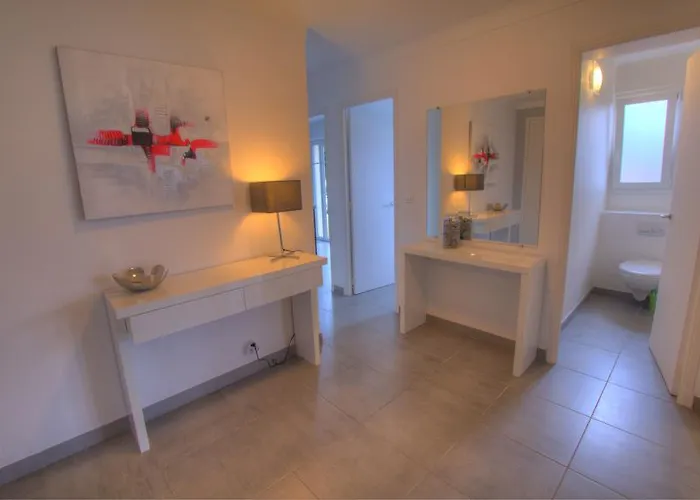 Beau 2 Pieces 3 Etoiles Vue Garage Prive 150m Plages Wifi