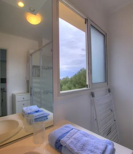 Beau 2 Pieces 3 Etoiles Vue Garage Prive 150m Plages Wifi *