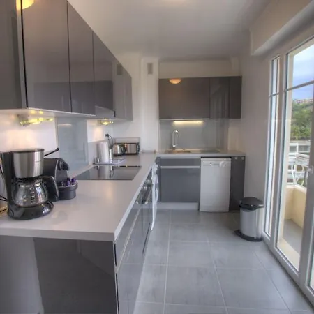 Beau 2 Pieces 3 Etoiles Vue Garage Prive 150m Plages Wifi קאן